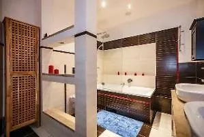 Old Town Apartments *